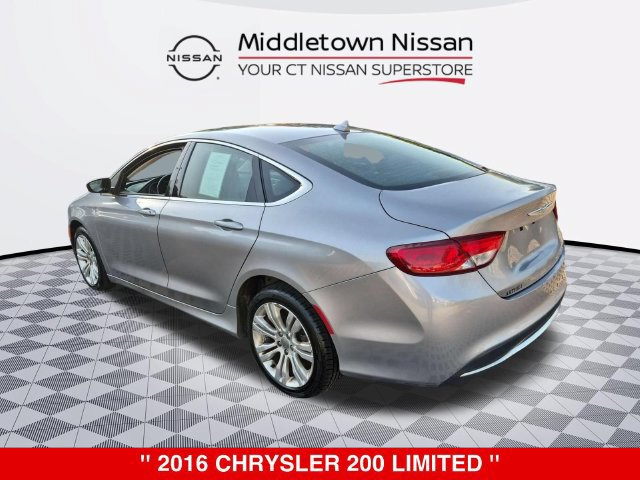 Used 2016 Chrysler 200 Limited w/ Anniversary Edition FWD image 5