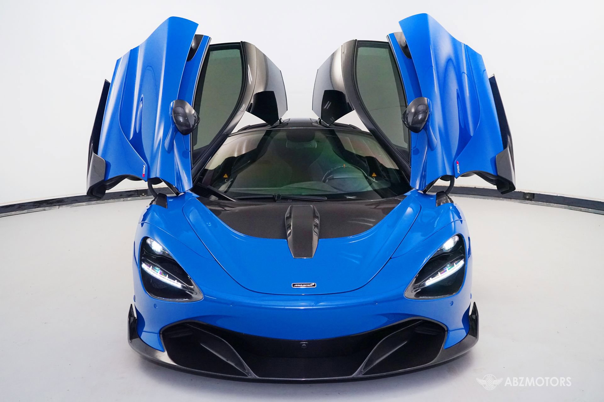 Used 2019 McLaren 720S Luxury RWD image 3