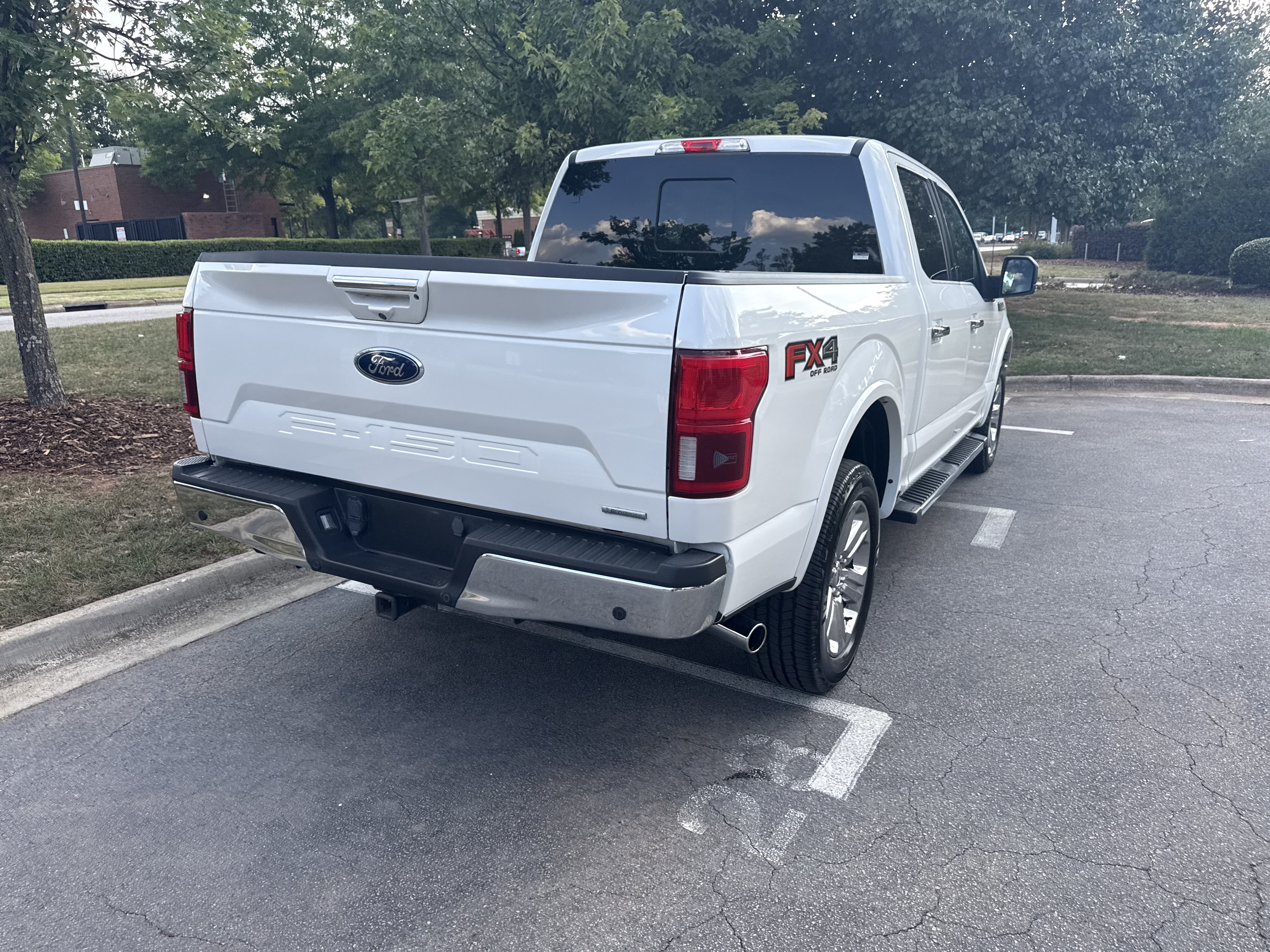 Used 2018 Ford F150 Lariat AWD/4WD image 10