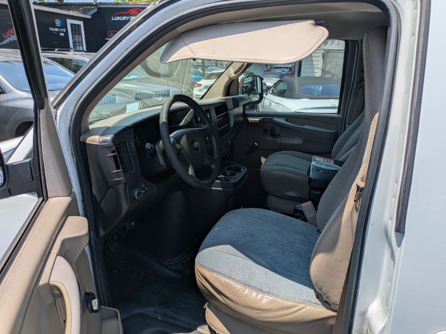 Used 2012 Chevrolet Express 2500 image 7