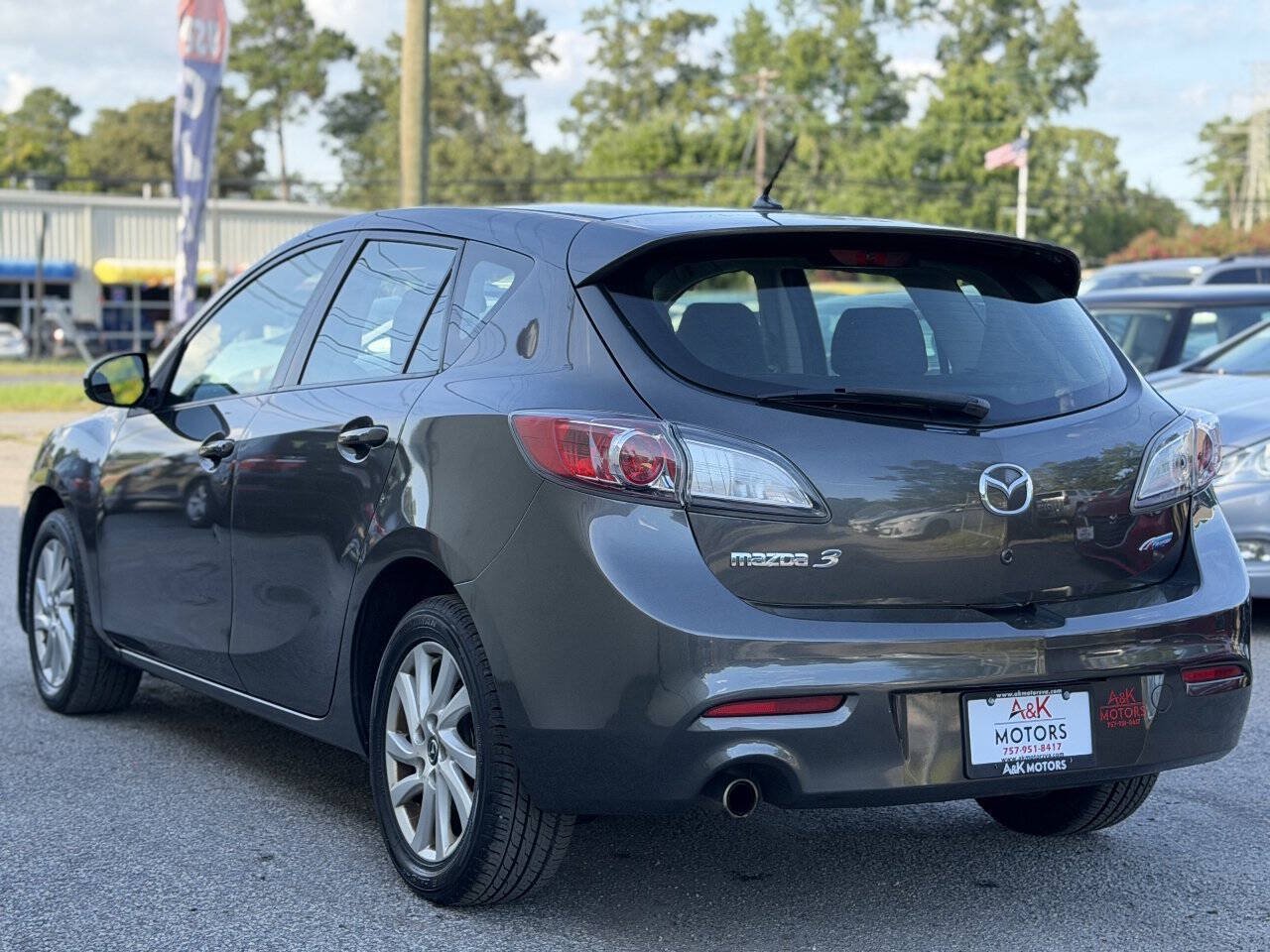 Used 2013 MAZDA MAZDA3 i Touring FWD image 6