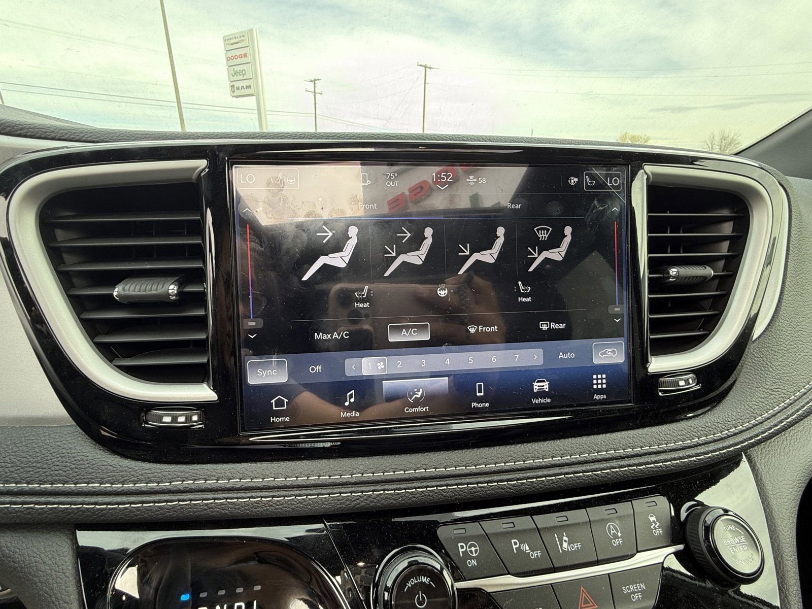 New 2024 Chrysler Pacifica Touring-L w/ S Appearance Package image 19
