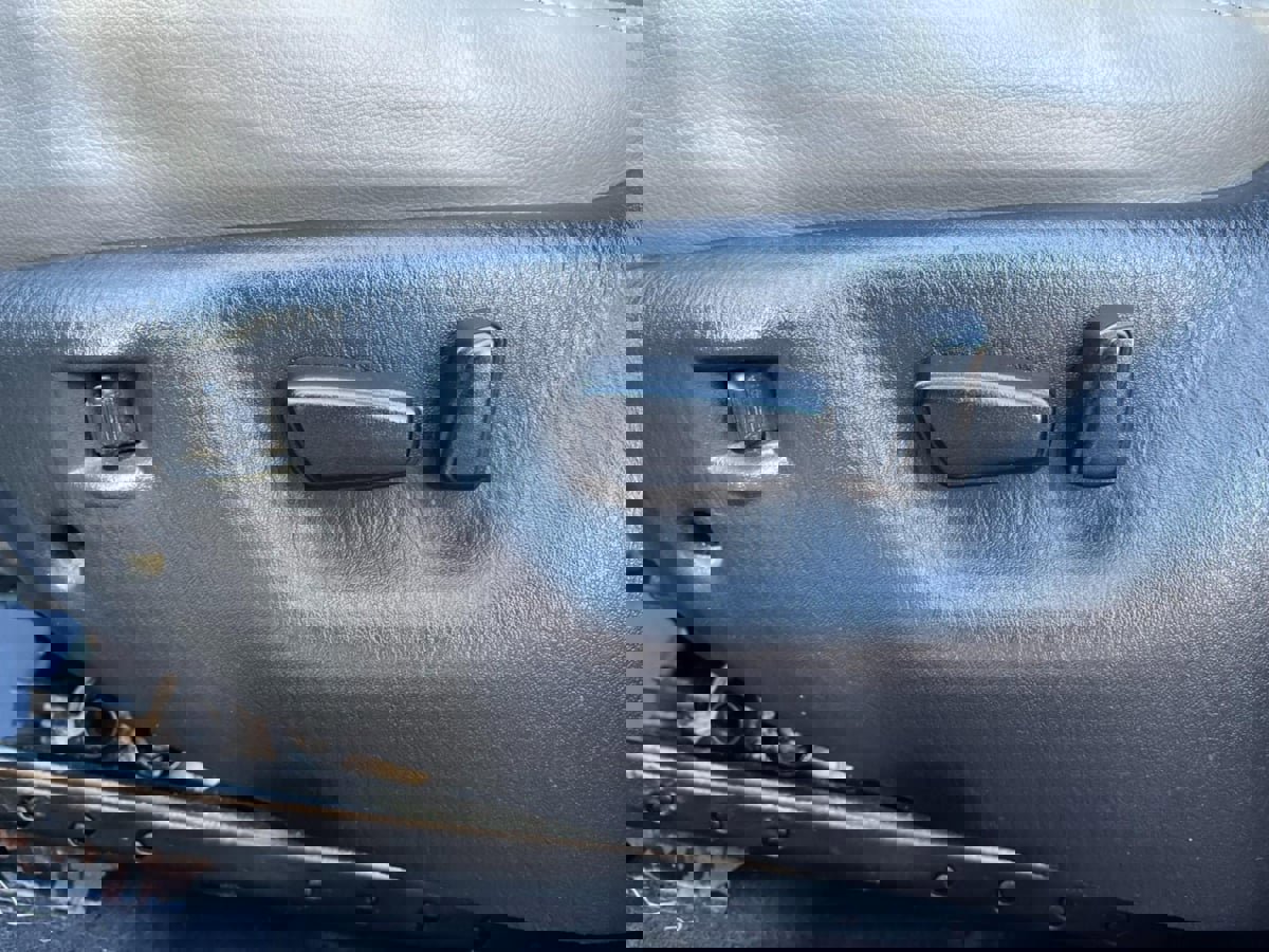 Used 2002 Jeep Grand Cherokee Overland image 17