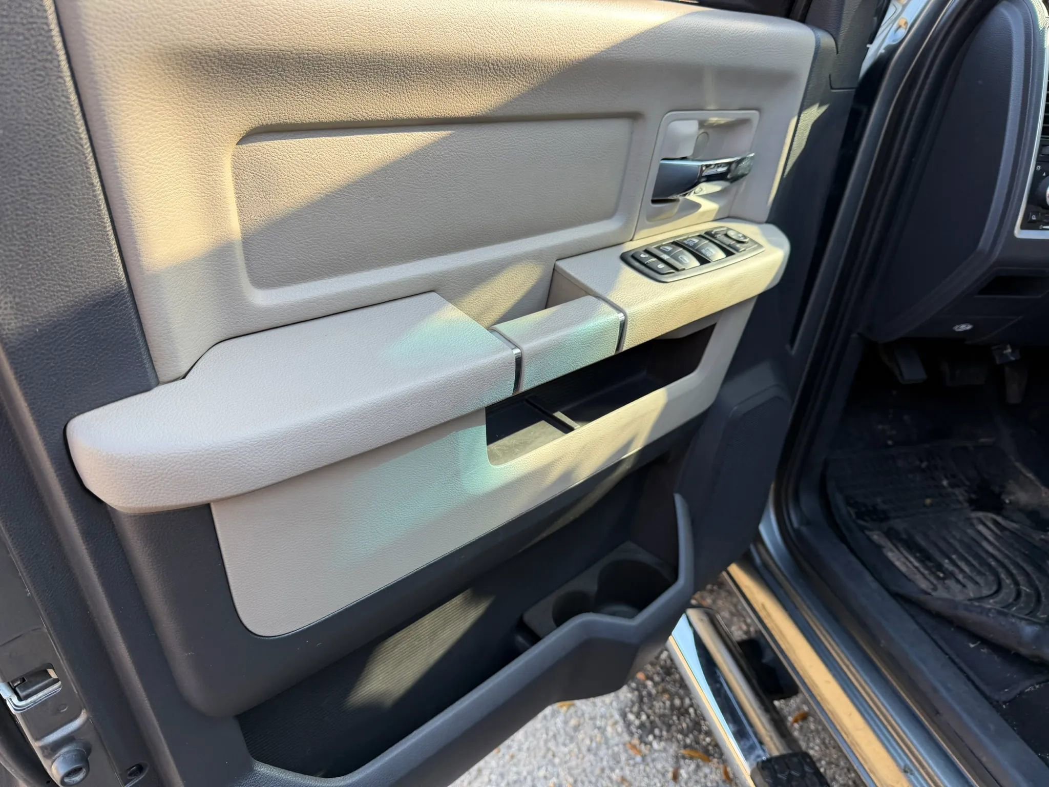 Used 2009 Dodge Ram 1500 Truck SLT w/ Big Horn Regional Pkg image 14