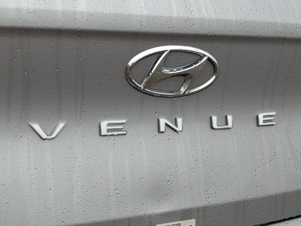 Used 2025 Hyundai Venue SEL FWD image 41