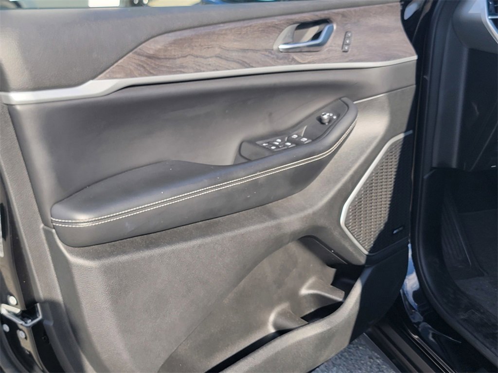 Used 2022 Jeep Grand Cherokee Limited 4xe image 13