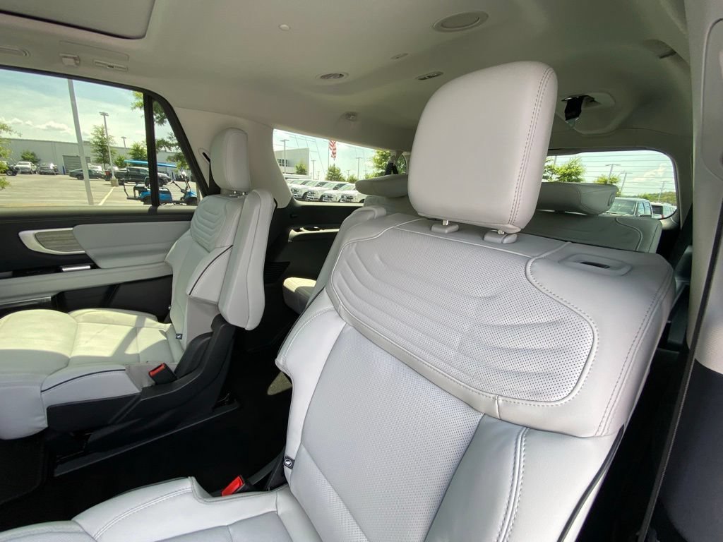 New 2027 Ford Expedition Max Platinum w/ Platinum Ultimate Package AWD/4WD image 23