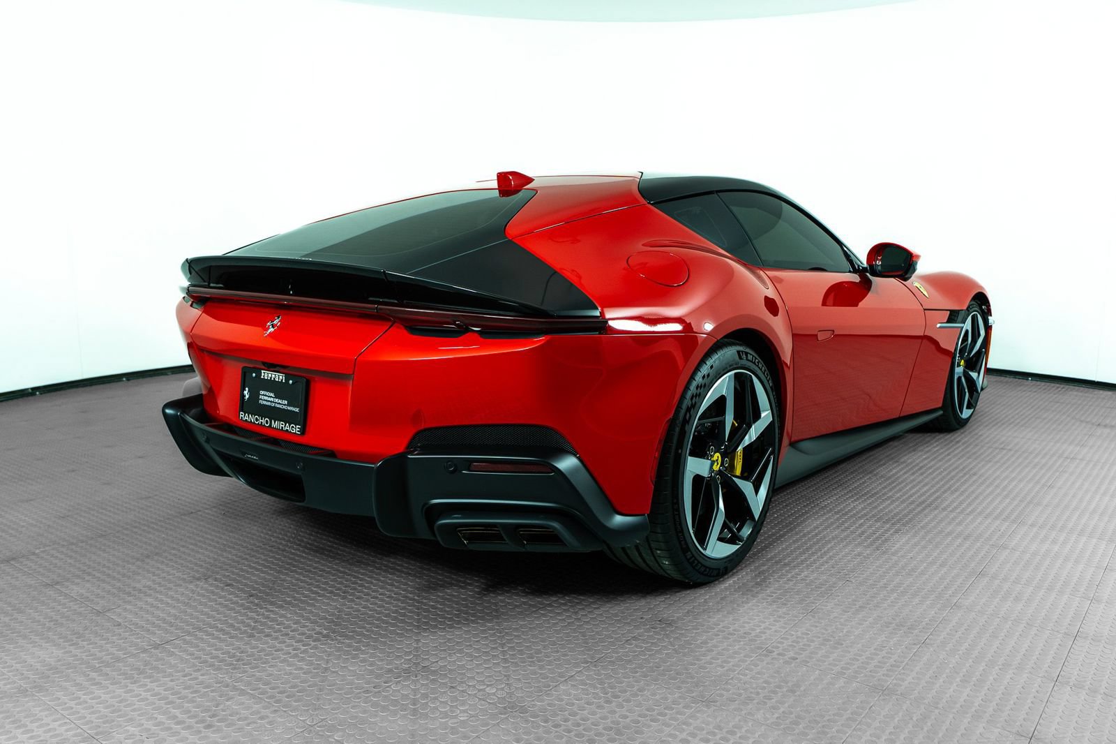 Certified 2025 Ferrari 12Cilindri RWD image 8