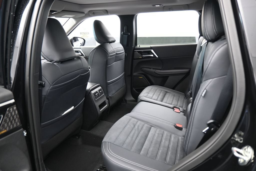 New 2026 Mitsubishi Outlander SE FWD image 40