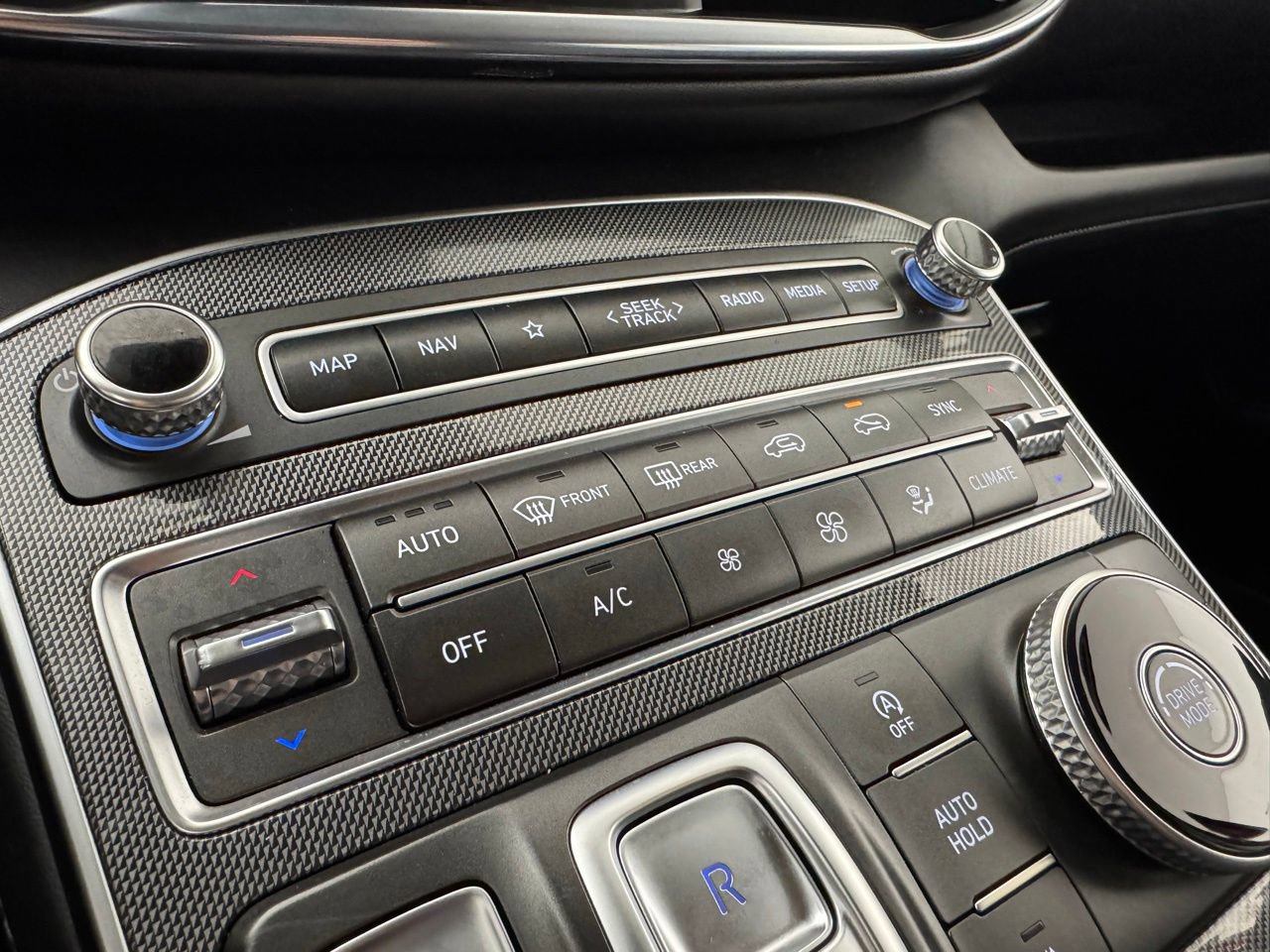 Used 2023 Hyundai Santa Fe Limited image 26