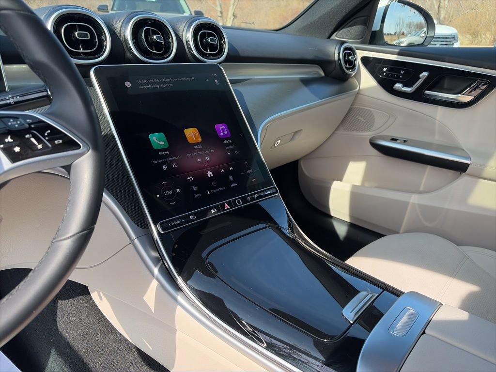 Used 2025 Mercedes-Benz C 300 4MATIC Sedan image 18