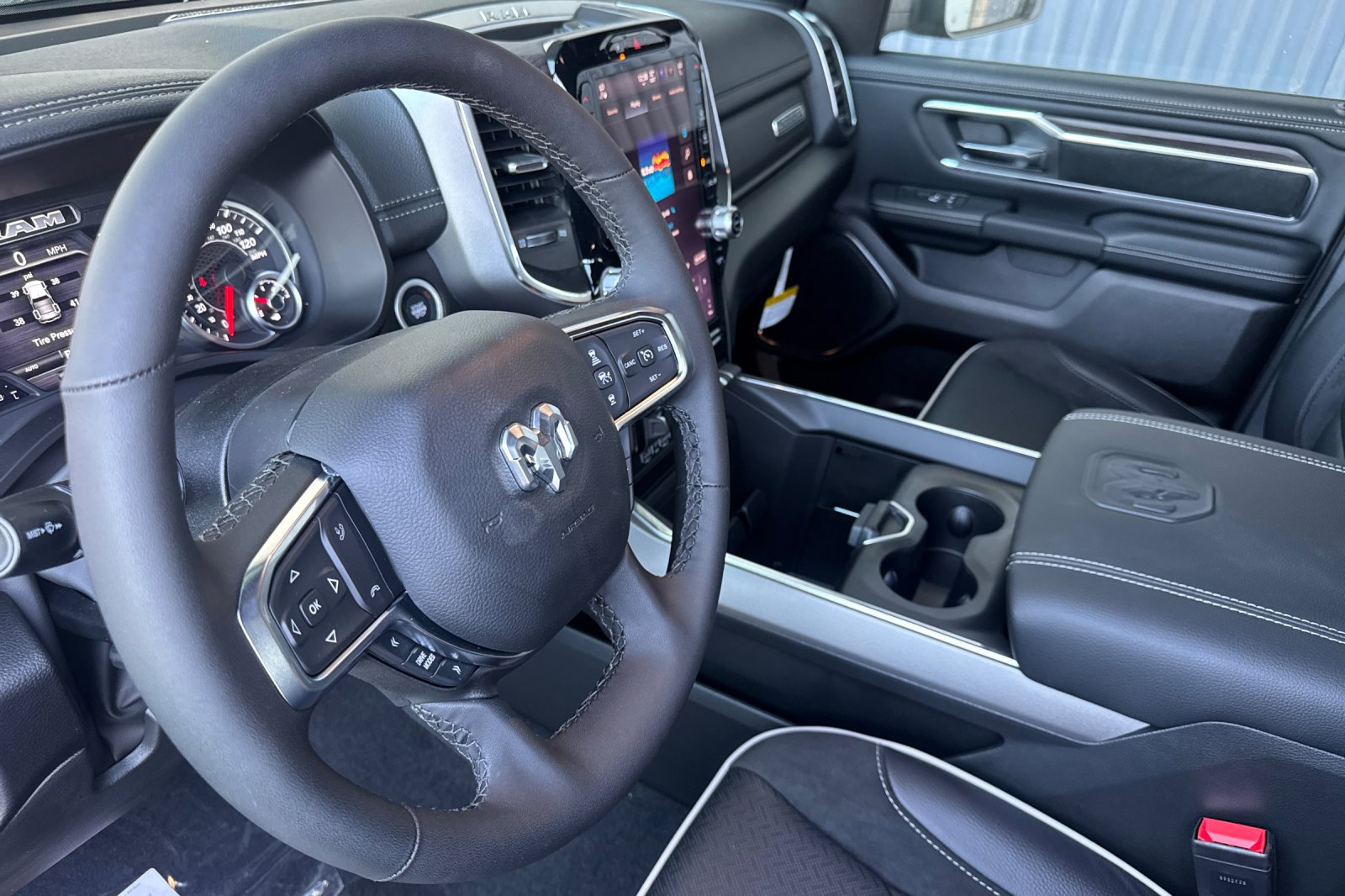 New 2027 RAM 1500 Laramie AWD/4WD image 9