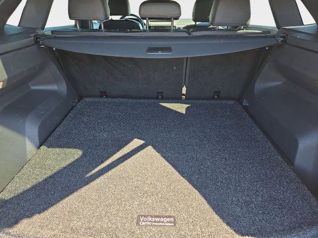 Used 2022 Volkswagen Atlas Cross Sport SEL R-Line AWD/4WD image 14