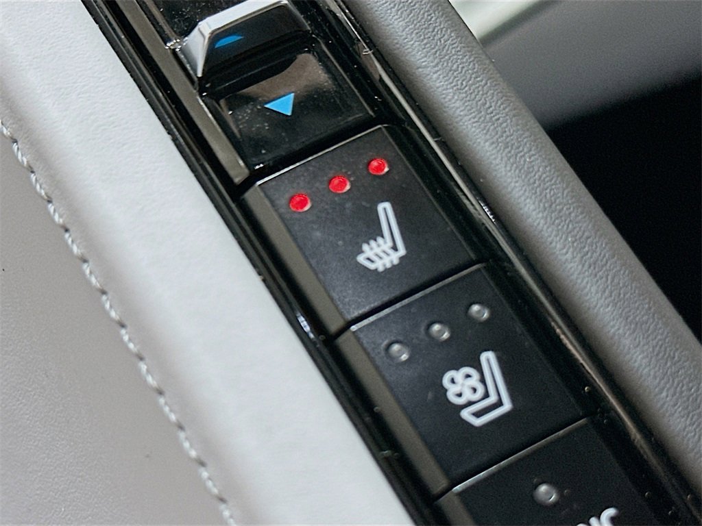 Used 2023 Chevrolet Corvette Stingray Premium Cpe w/ Z51 Performance Package image 20