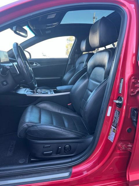 Used 2018 Kia Stinger GT2 AWD/4WD image 30