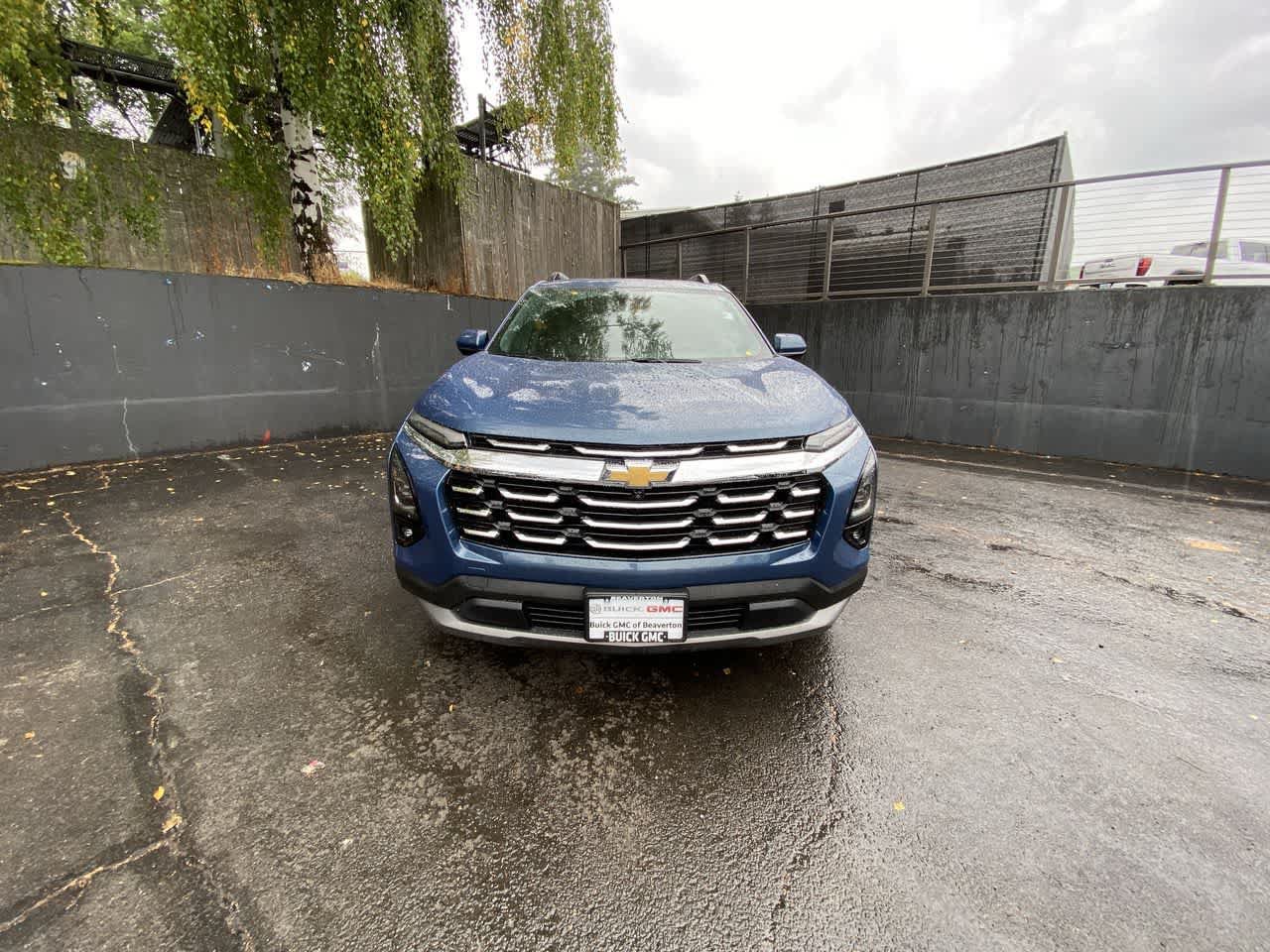 Used 2025 Chevrolet Equinox LT w/ Convenience Package II AWD/4WD image 9