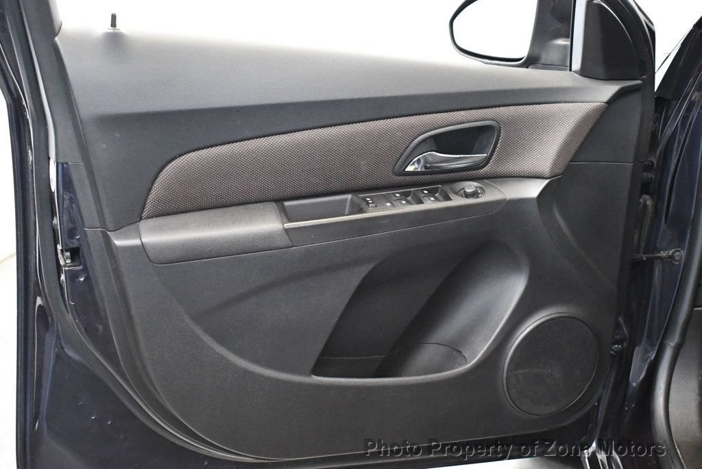 Used 2016 Chevrolet Cruze LT FWD image 7