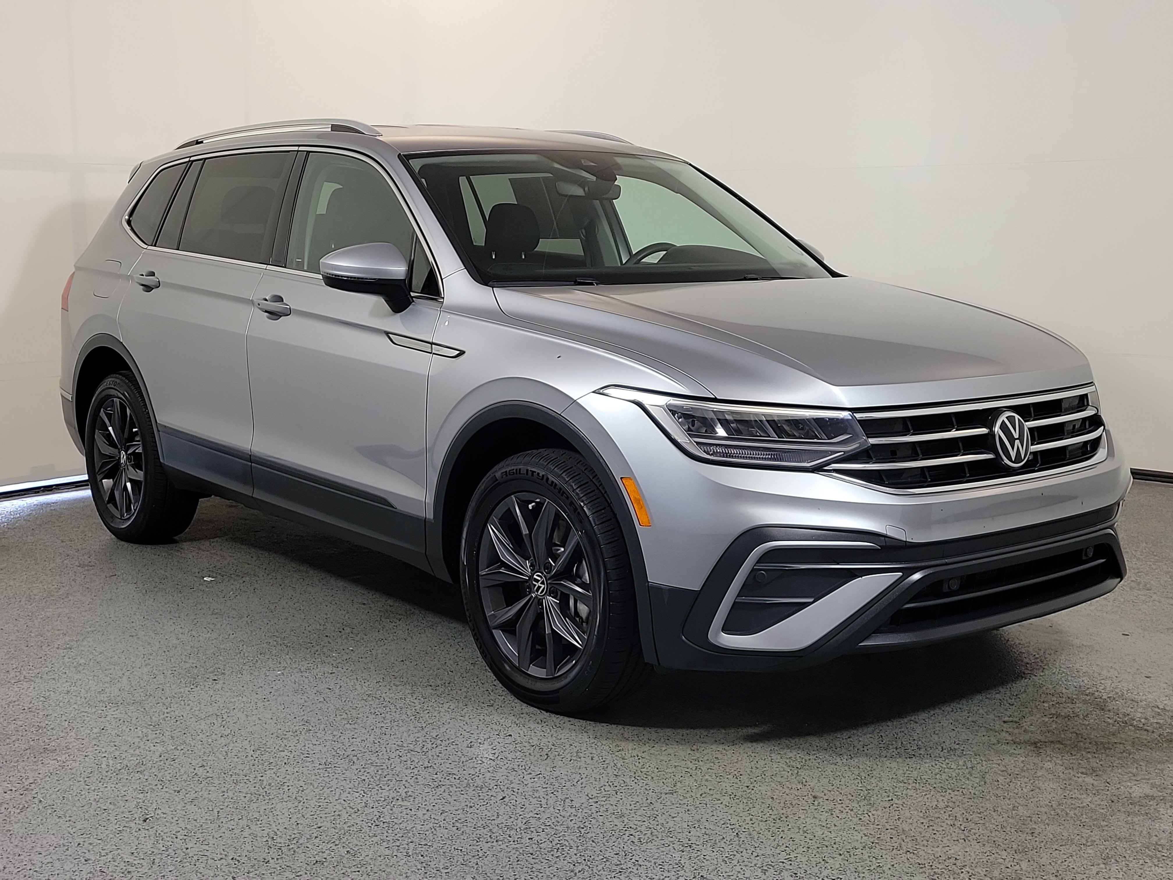 Used 2023 Volkswagen Tiguan SE