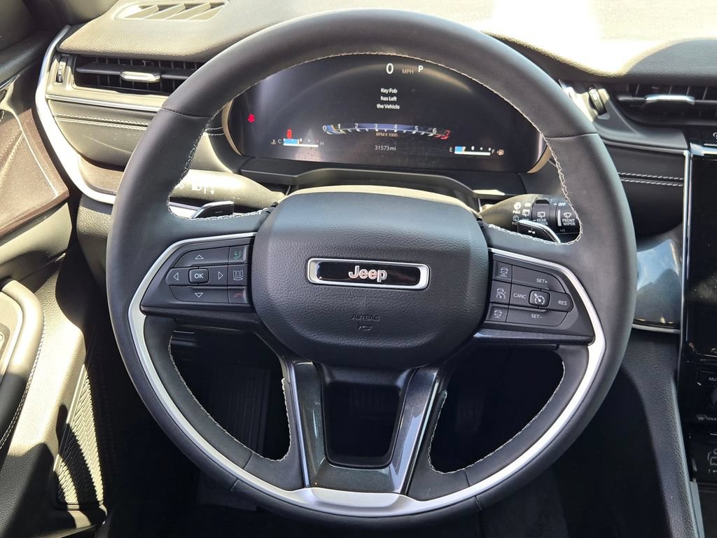 Used 2023 Jeep Grand Cherokee Altitude AWD/4WD image 14