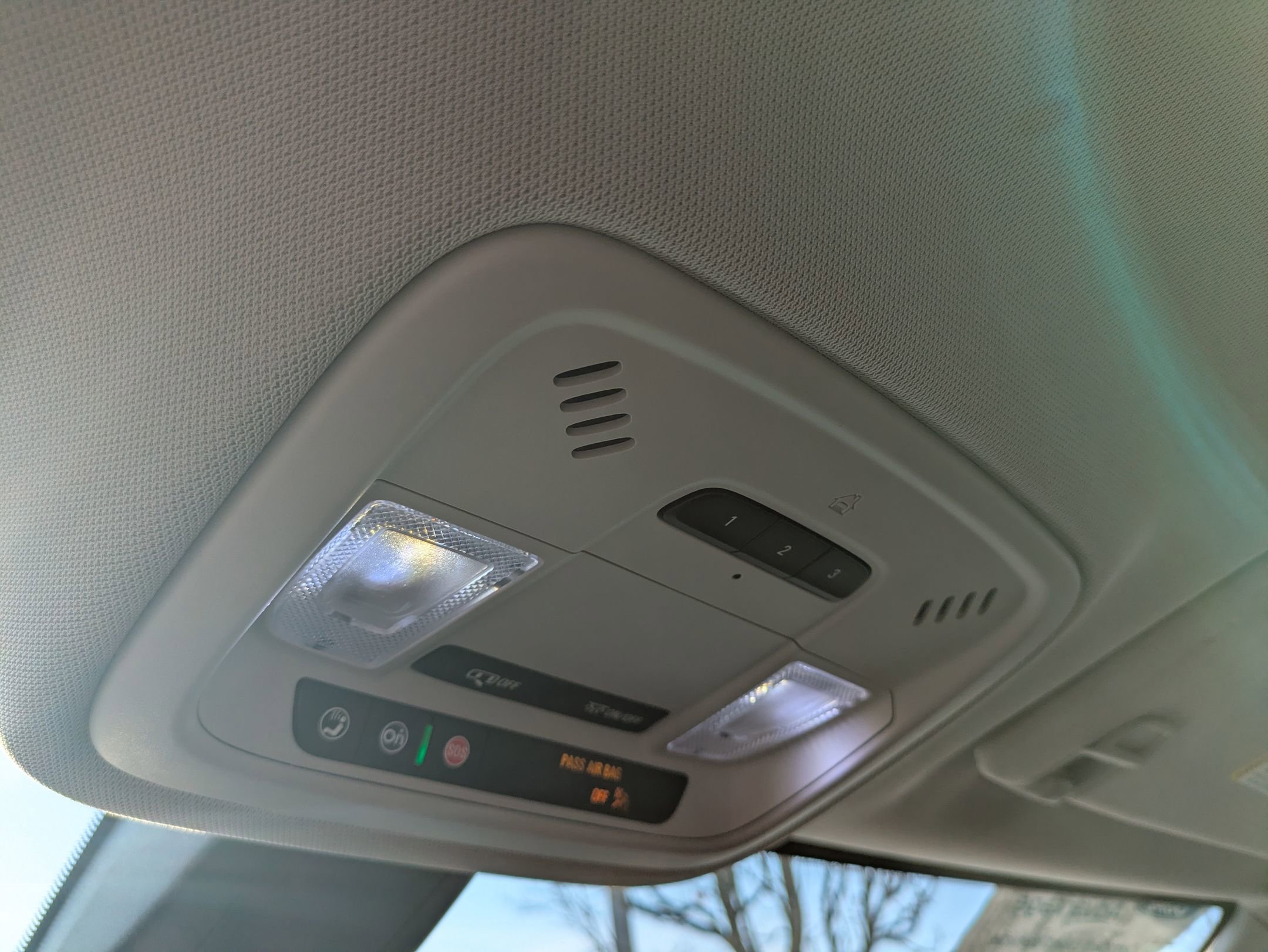 Used 2021 Chevrolet Traverse RS image 28