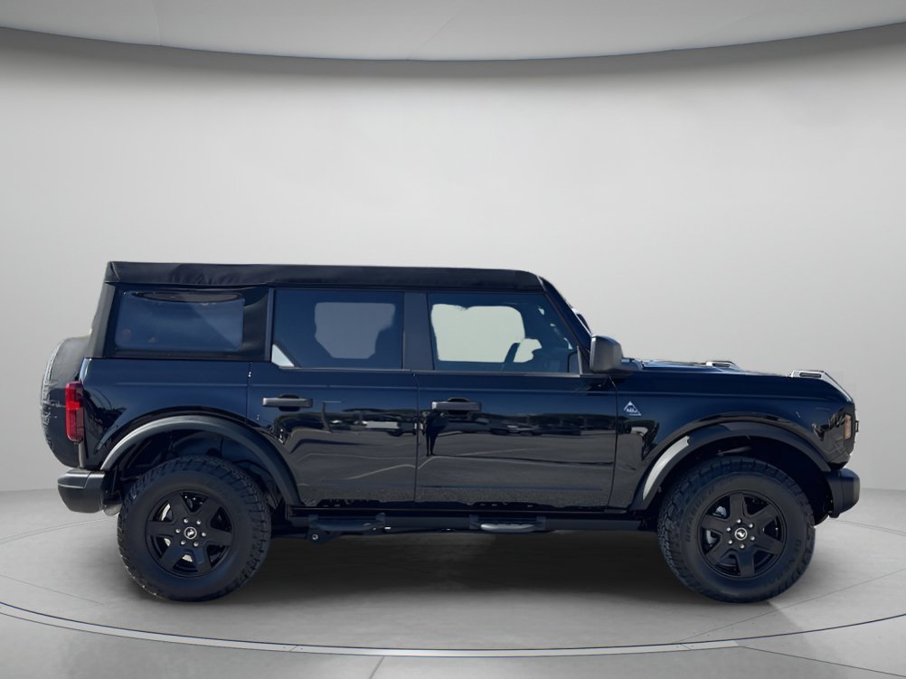 Used 2024 Ford Bronco Black Diamond image 2