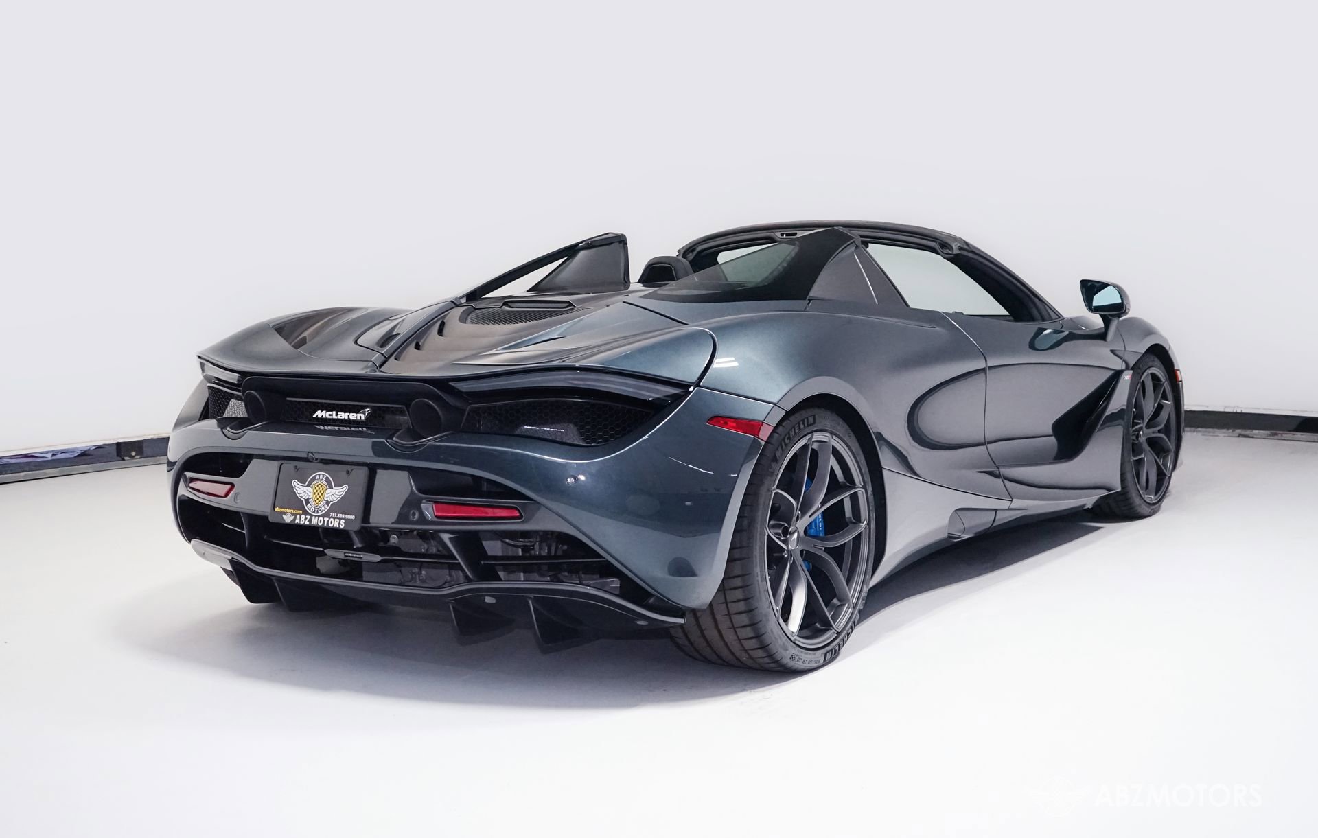 Used 2020 McLaren 720S Spider RWD image 5