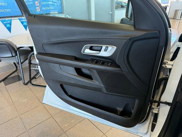 Used 2017 Chevrolet Equinox LS image 19