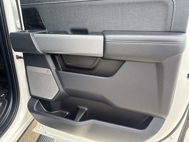 Used 2023 Ford F350 Lariat w/ Chrome Package image 24