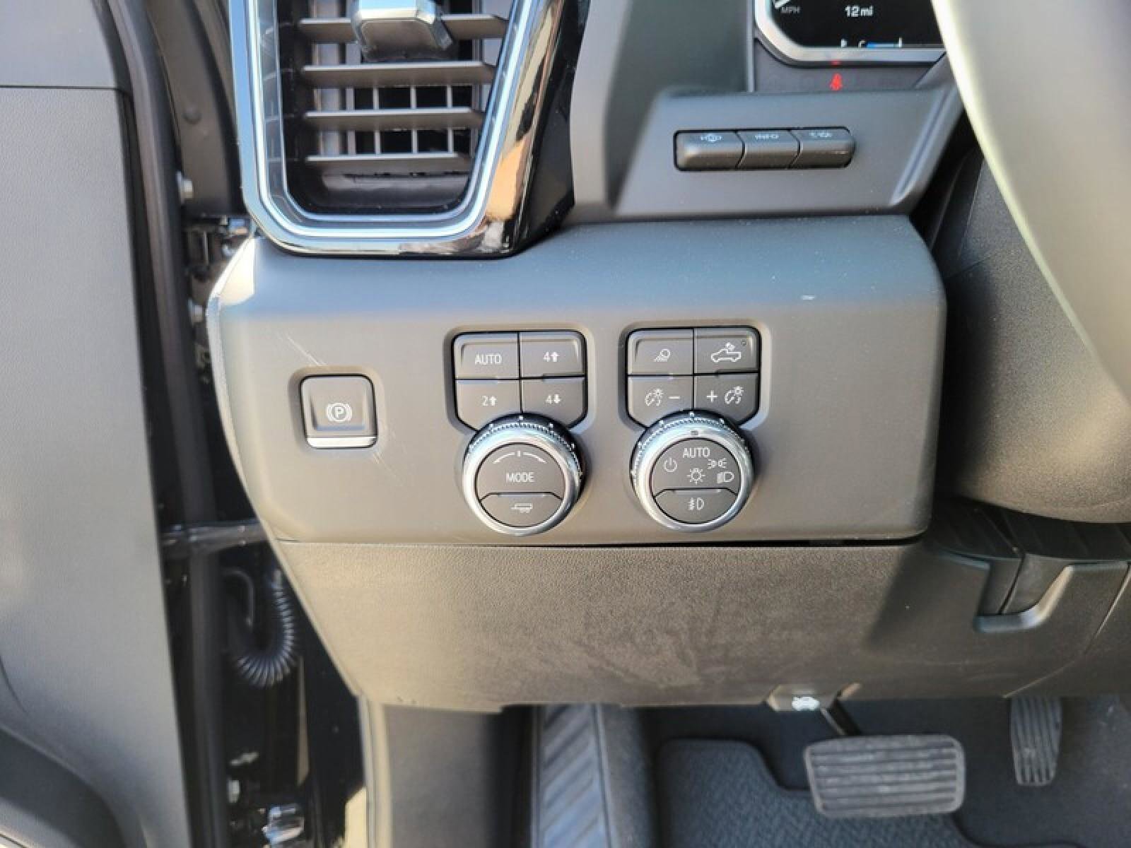 New 2026 GMC Sierra 3500 Denali w/ Denali Reserve Package image 20