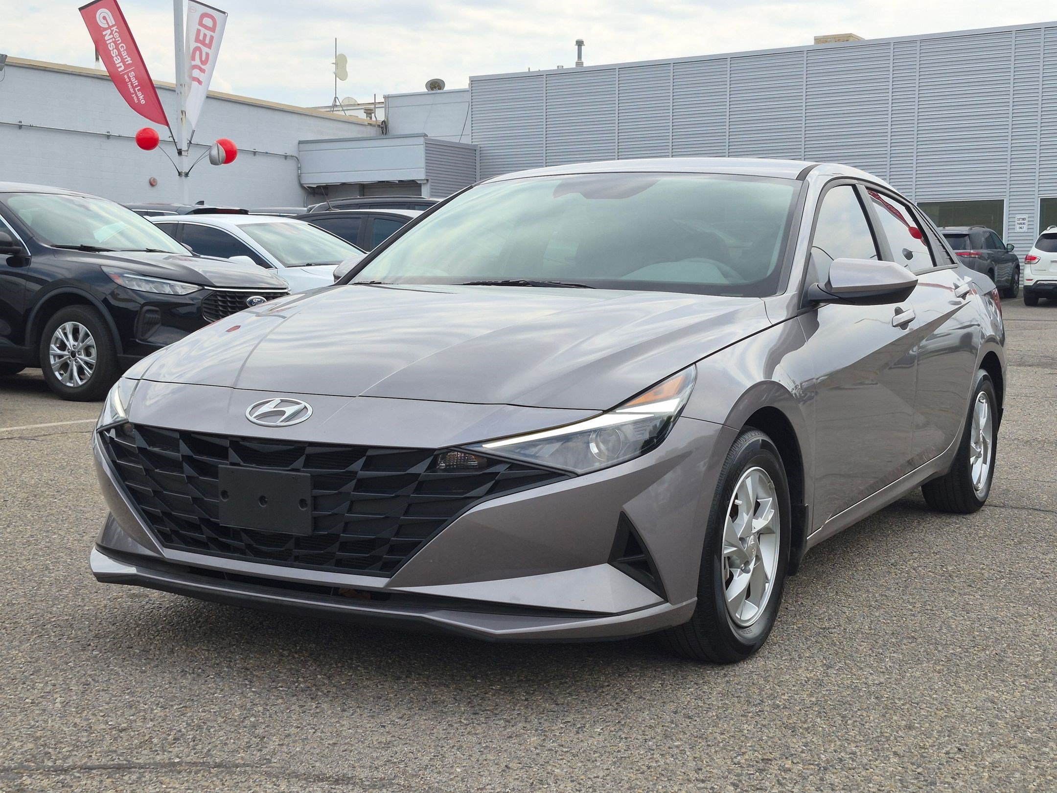 Used 2023 Hyundai Elantra SE FWD image 11