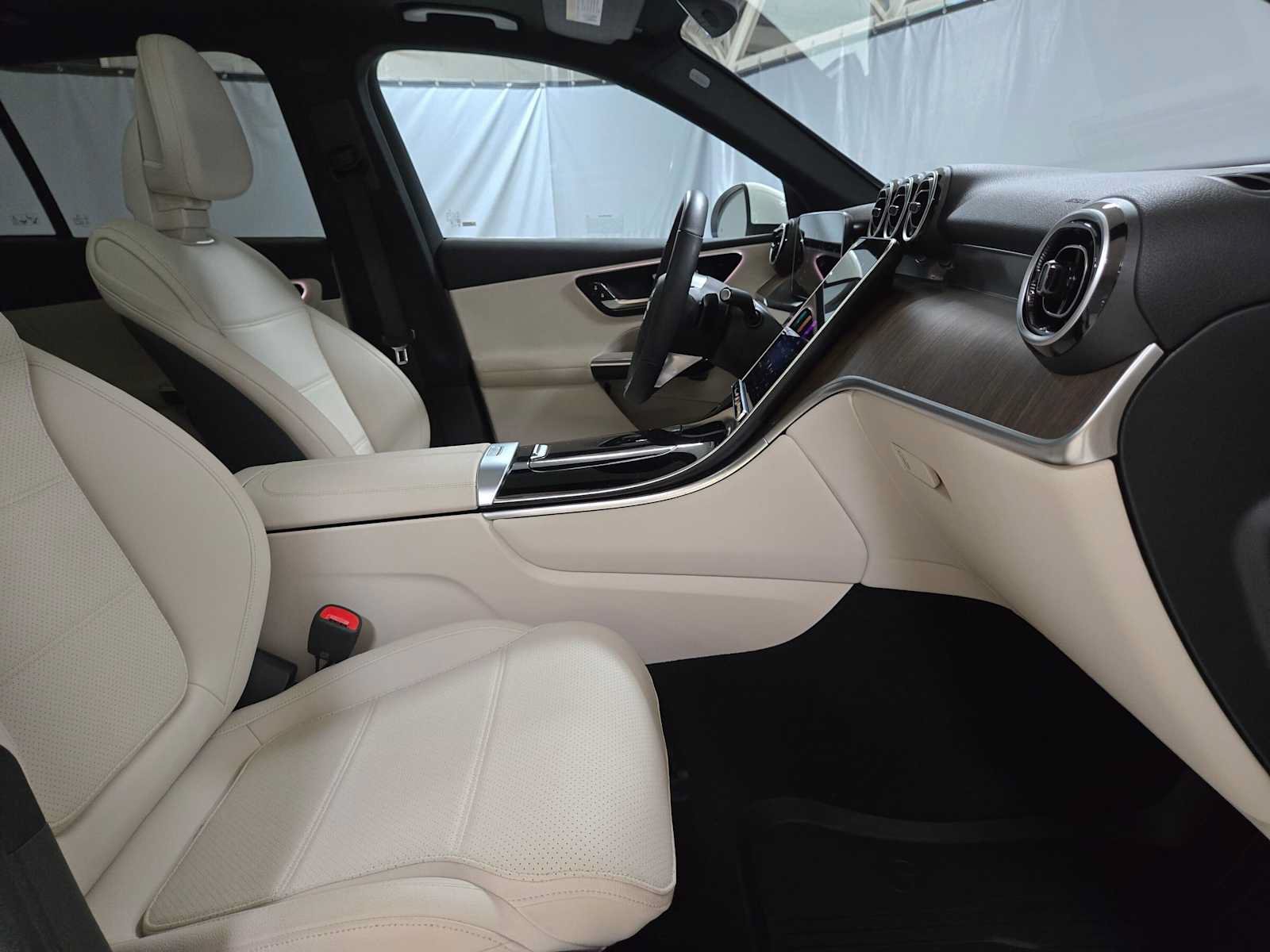 Certified 2026 Mercedes-Benz GLC 300 4MATIC image 11