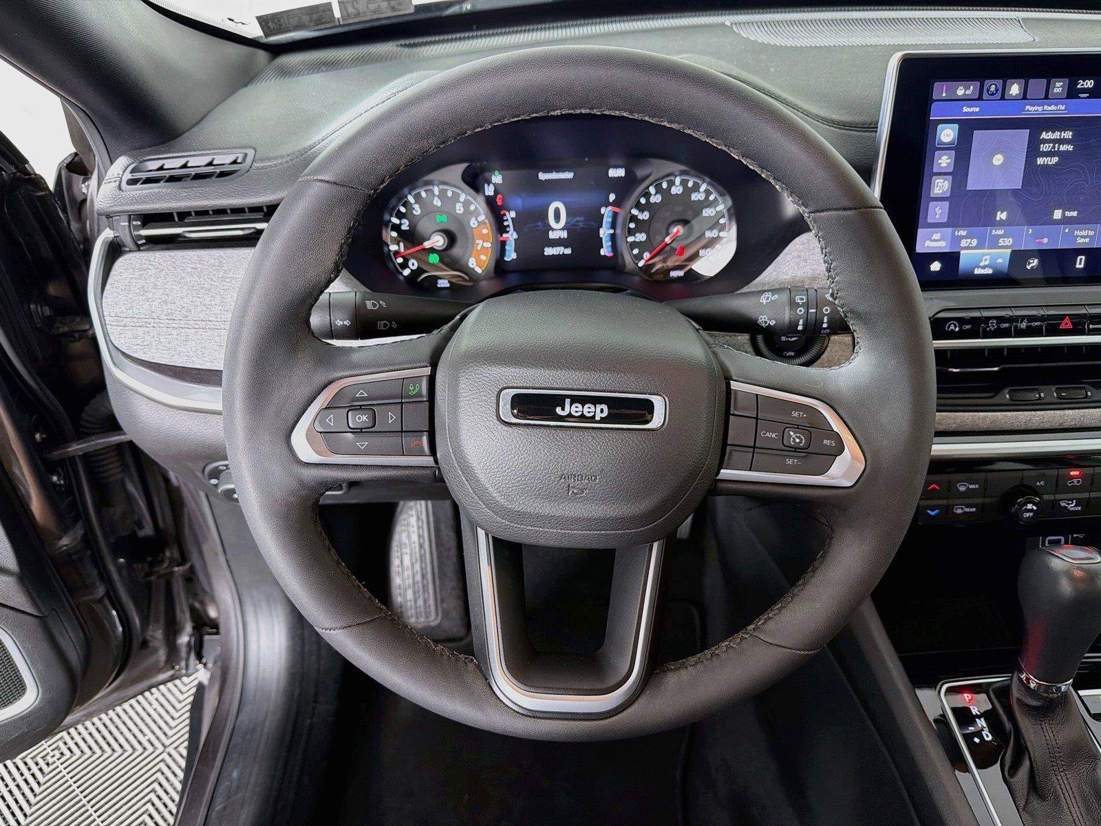 Used 2023 Jeep Compass Latitude AWD/4WD image 3