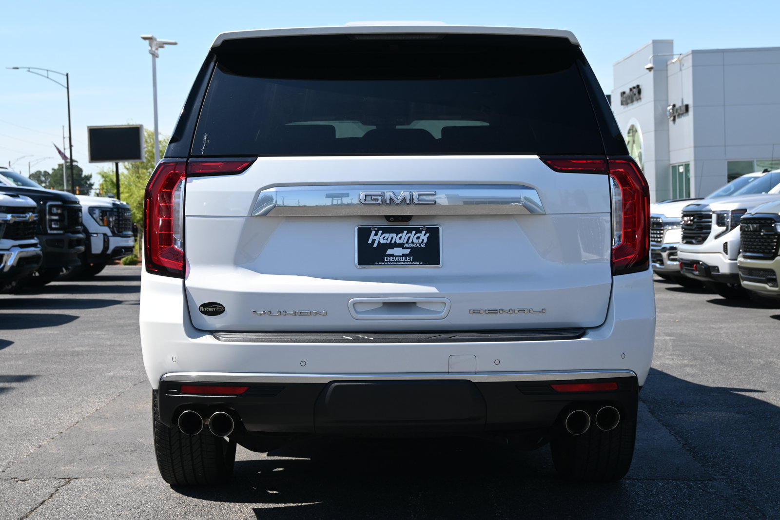 Used 2021 GMC Yukon XL Denali w/ Denali Premium Package AWD/4WD image 9