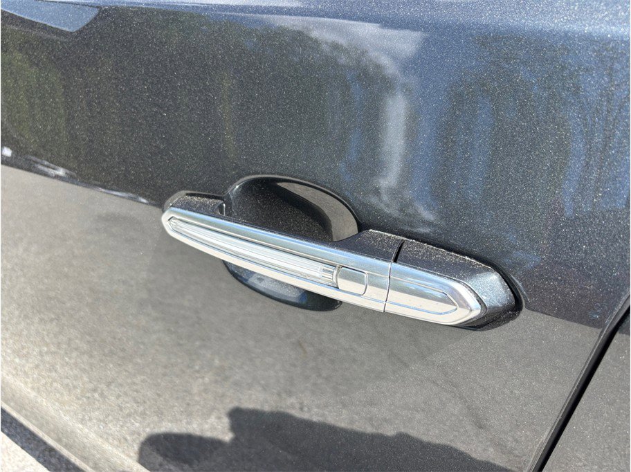 Used 2016 Cadillac CTS V w/ Luxury Package image 19