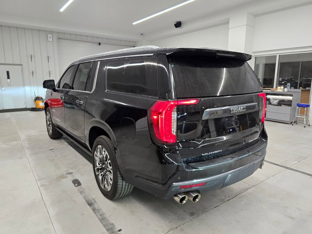 Used 2023 GMC Yukon XL Denali Ultimate AWD/4WD image 4