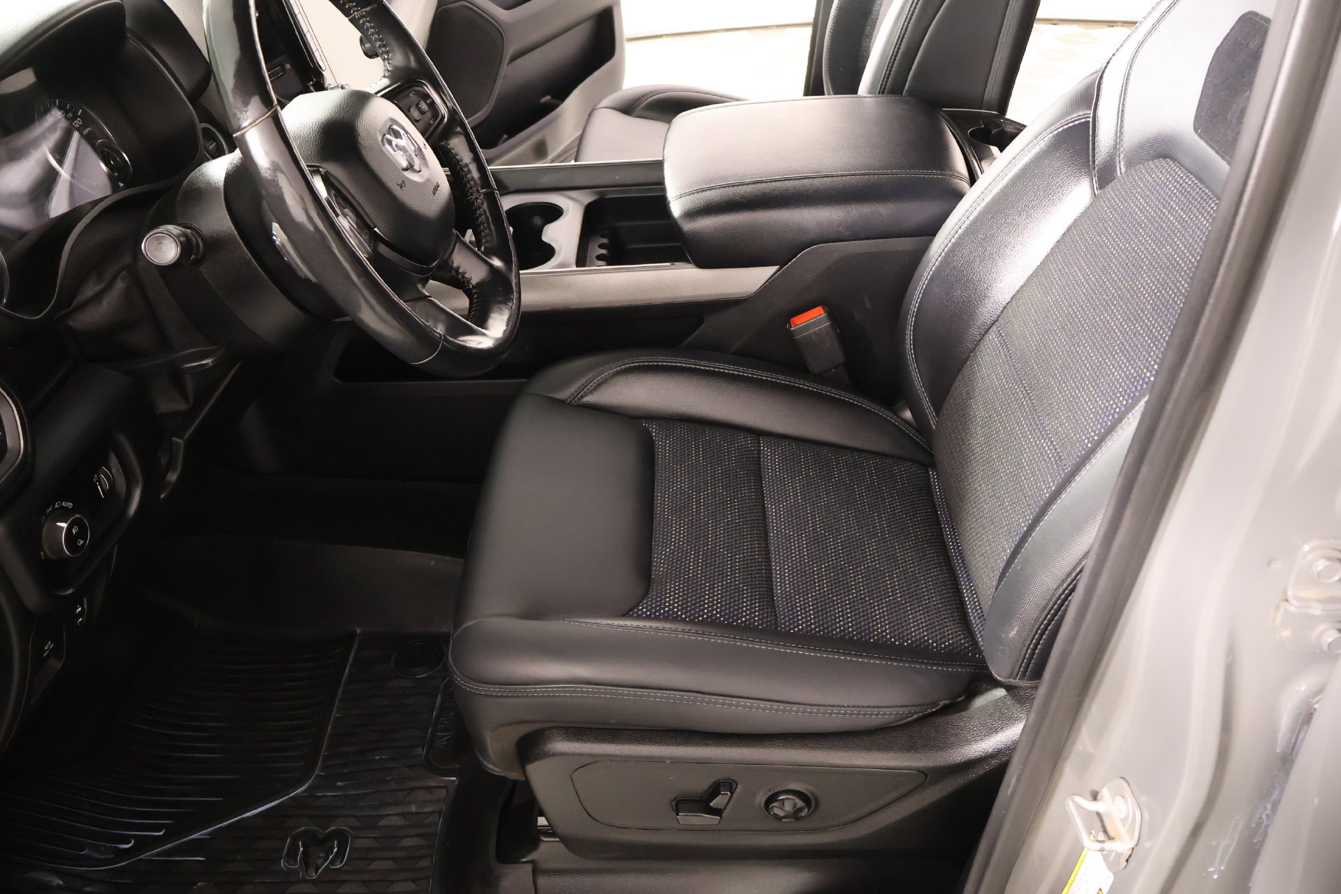 Used 2020 RAM 1500 Big Horn w/ Built-to-serve Edition AWD/4WD image 12
