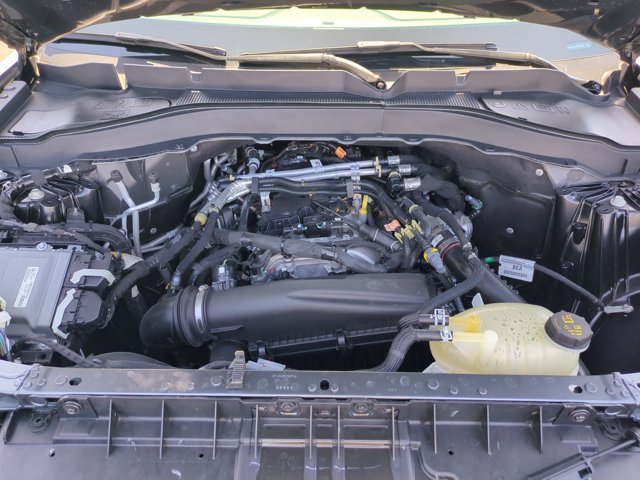 Used 2025 Ford Explorer Active AWD/4WD image 23