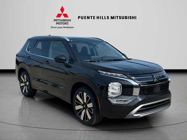 New 2026 Mitsubishi Outlander SEL FWD image 3