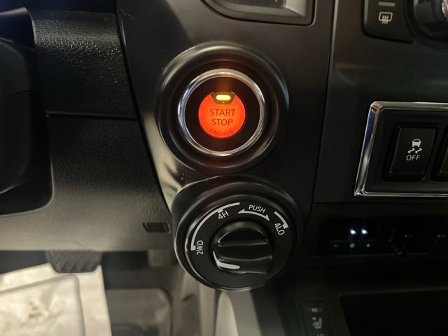 Used 2023 Nissan Titan SV w/ SV Convenience Package AWD/4WD image 16