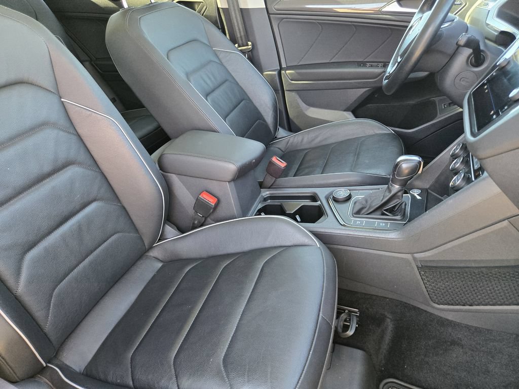 Used 2019 Volkswagen Tiguan SEL Premium w/ 3rd Row Seat Package AWD/4WD image 13