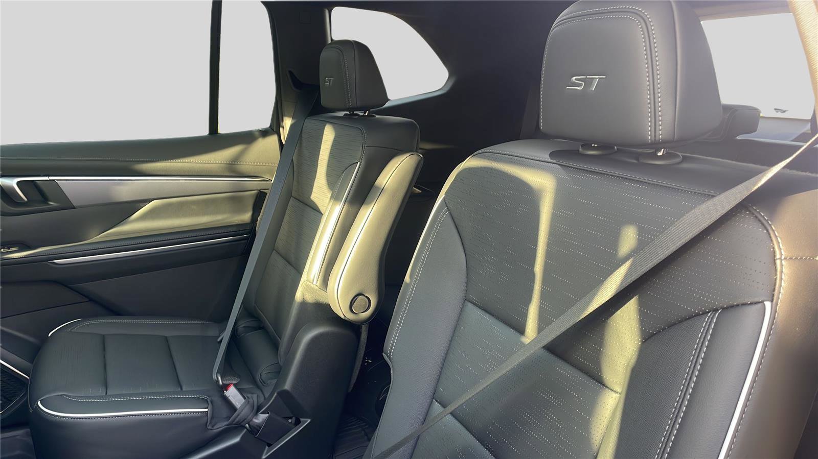 New 2026 Buick Enclave Sport Touring w/ Power Package image 19