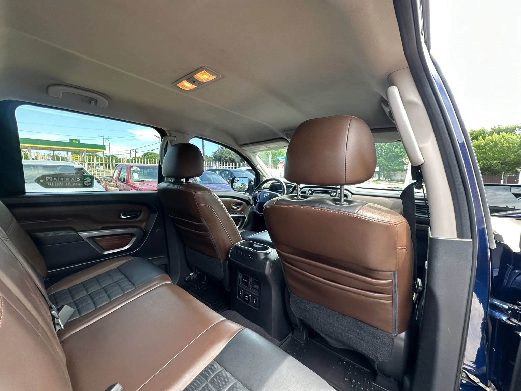 Used 2017 Nissan Titan Platinum Reserve AWD/4WD image 23