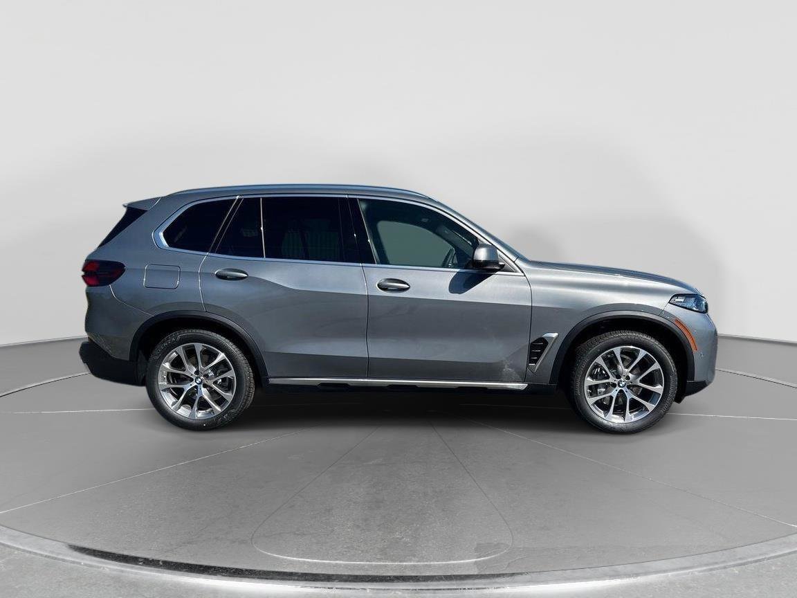 New 2026 BMW X5 xDrive40i w/ Executive Package AWD/4WD image 4