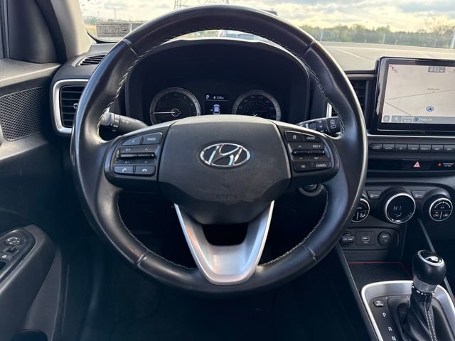 Used 2021 Hyundai Venue SEL w/ Premium Package image 21