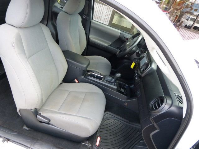 Used 2017 Toyota Tacoma SR image 21