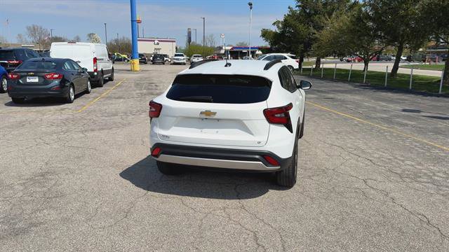 Used 2024 Chevrolet Trax LT w/ Driver Confidence Package FWD image 7