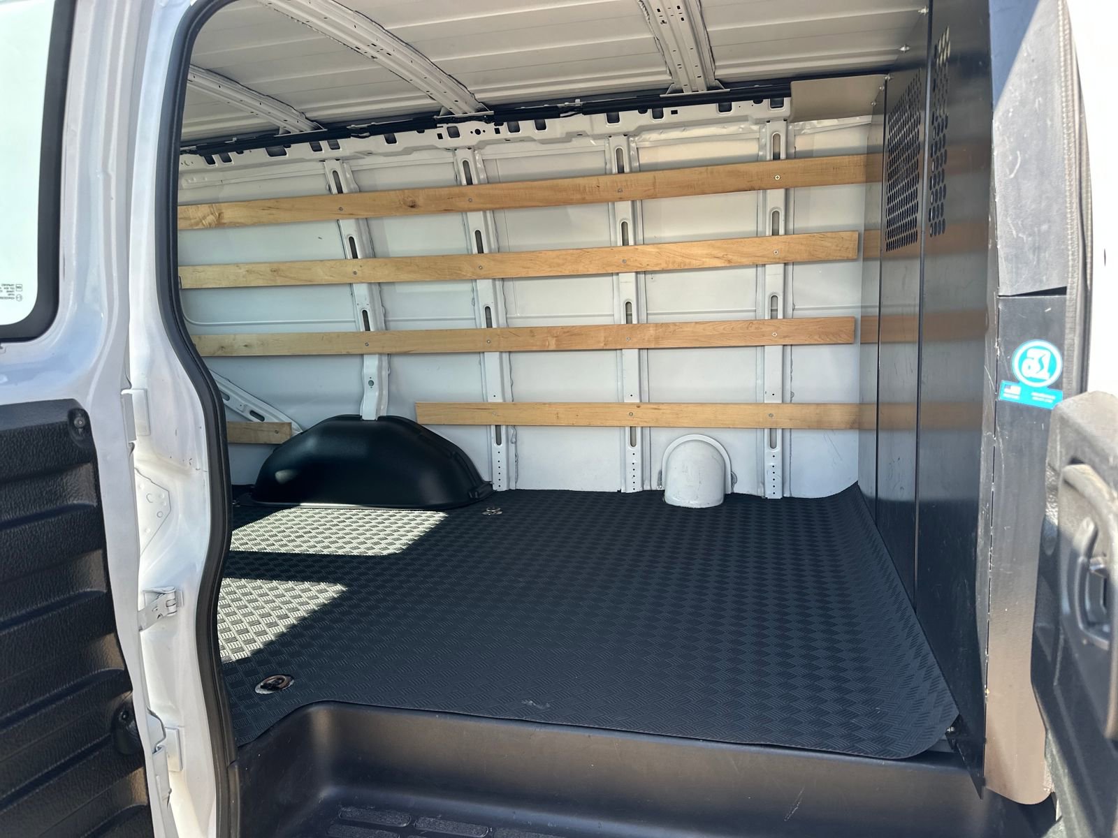 Used 2024 GMC Savana 2500 w/ Driver Convenience Package image 27