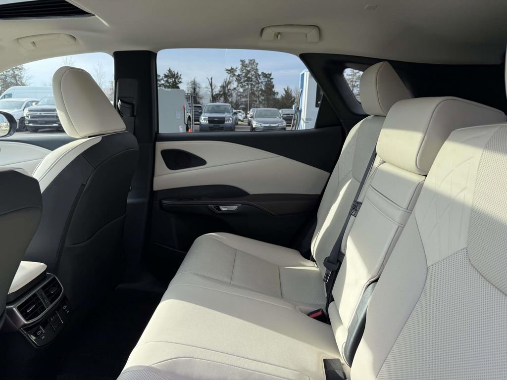 Used 2024 Lexus RX 350 Premium image 17