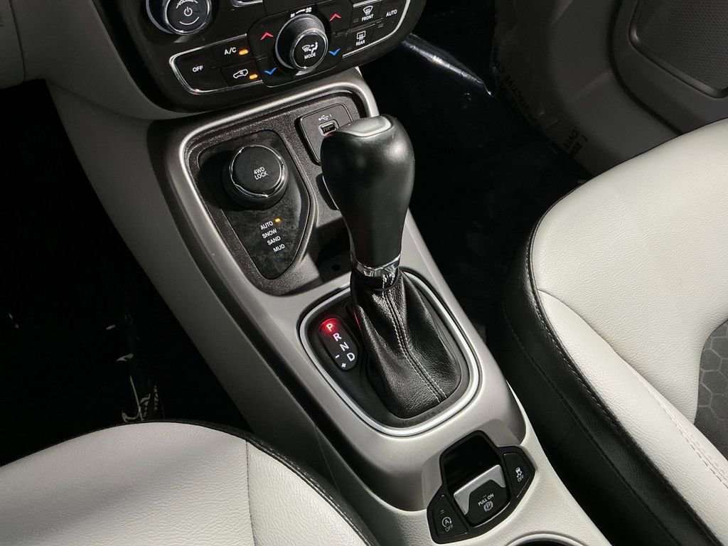 Used 2019 Jeep Compass Latitude AWD/4WD image 22