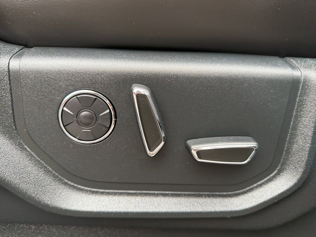 Used 2018 Ford F250 Platinum w/ FX4 Off-Road Package image 28